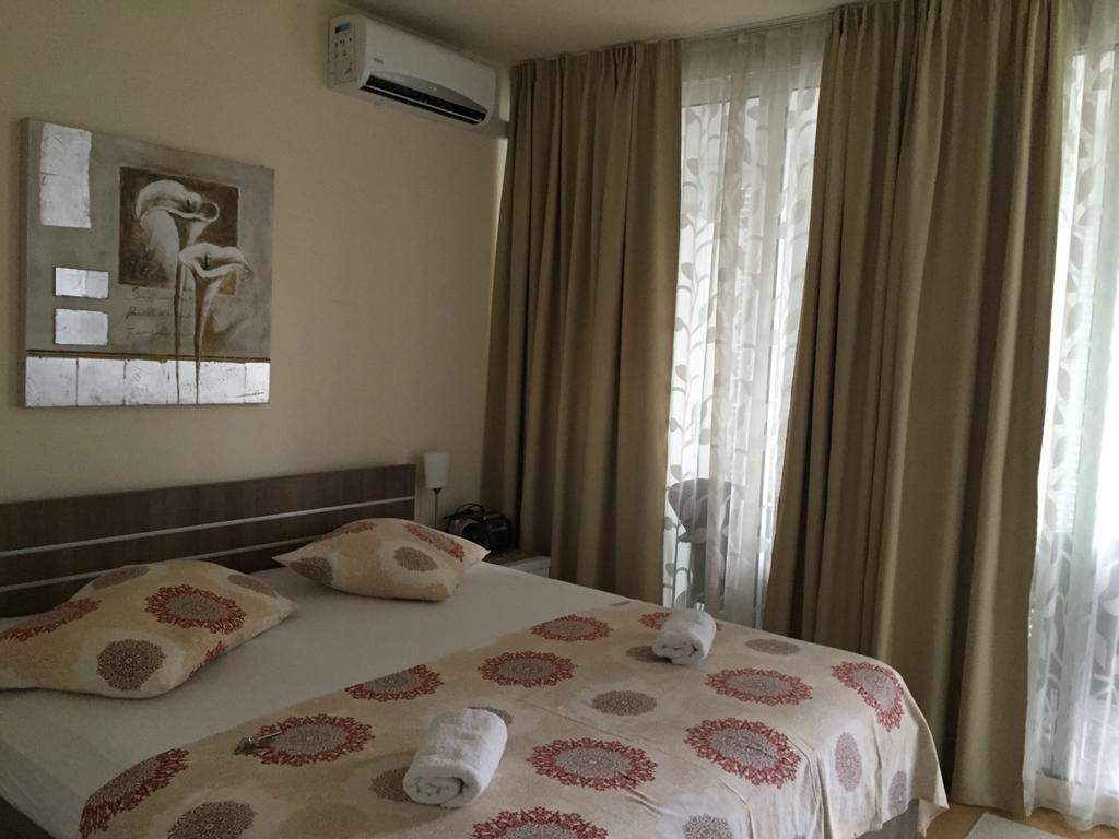 Apartment Bella Split Room photo