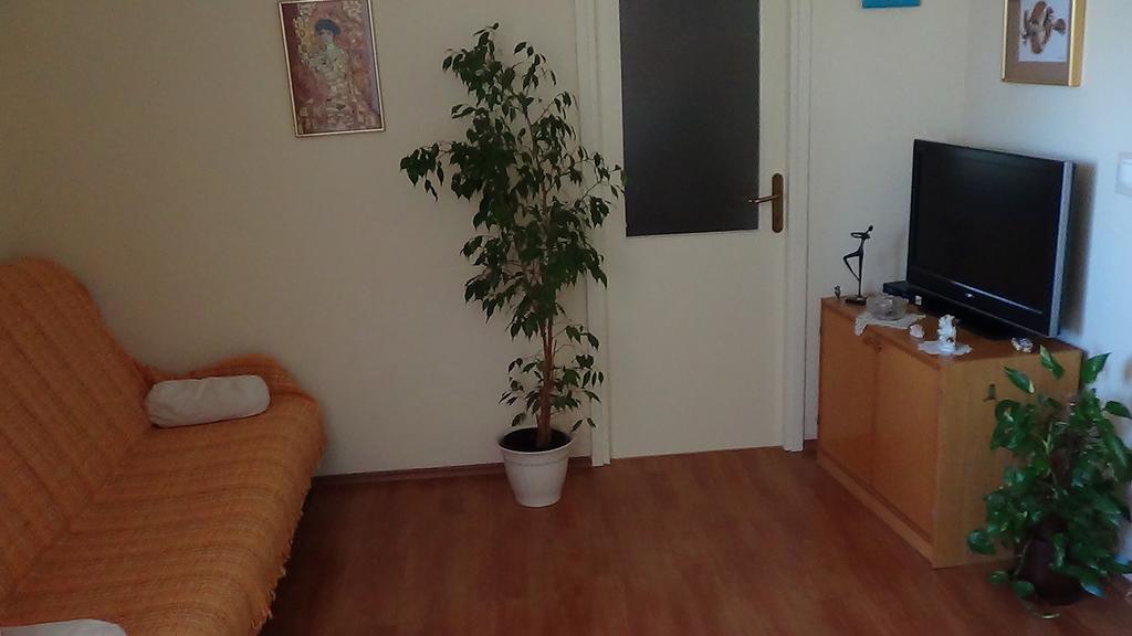 Apartment Bella Split Room photo