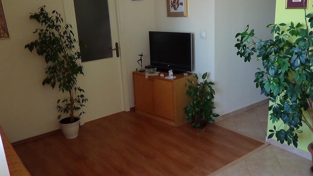 Apartment Bella Split Room photo
